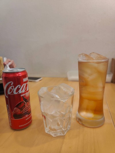 อาหาร หรือ เครื่องดื่ม