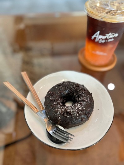 🍩 Chocolate Donut. (Price 45 Baht.)