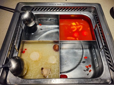 หม้อไฟน้ำซุปมะเขือเทศ