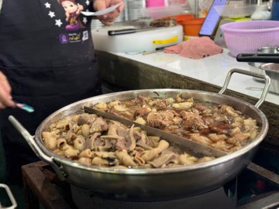 อาหาร หรือ เครื่องดื่ม