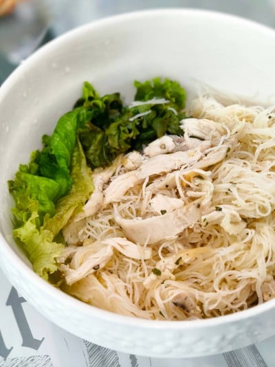 เส้นหมี่ไก่ฉีก