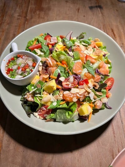 สลัดแซลมอน