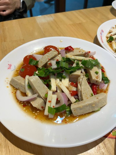 ยำหมูยอไข่แดงเค็ม
