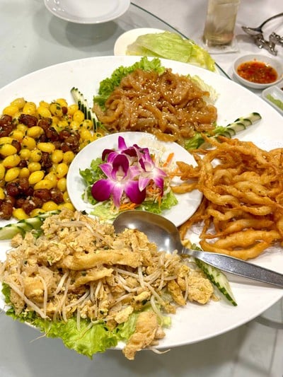 ออเดิร์ฟ 4 อย่าง