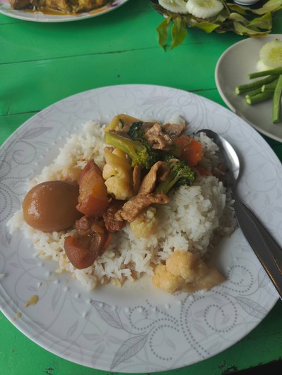 ข้าวราดแกง