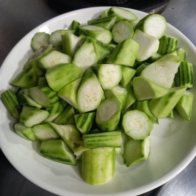 วิธีทำ ผัดบวบใส่ไข่หมูสับ วิธีทำ ผัดบวบใส่ไข่หมูสับ