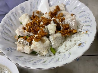 ข้าวต้มแห้งปลากระพง บะเต็ง