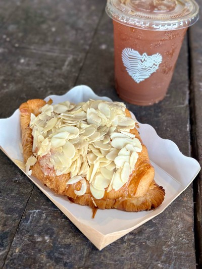 ALMOND CROISSANT