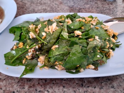 ใบเหลียงผัดไข่