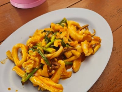 ปลาหมึกผัดไข่เค็ม