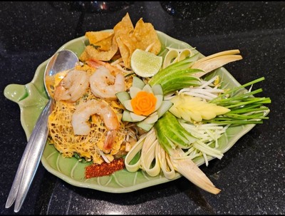 ผัดไทยกุ้งสด(ตำนาน อ.สายหยุด)