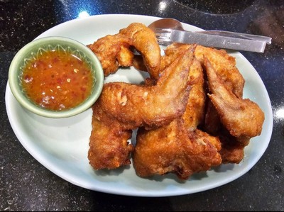 ปีกไก่ทอดน้ำปลา
