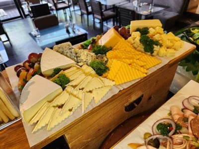 อาหาร หรือ เครื่องดื่ม