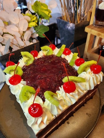 อาหาร หรือ เครื่องดื่ม