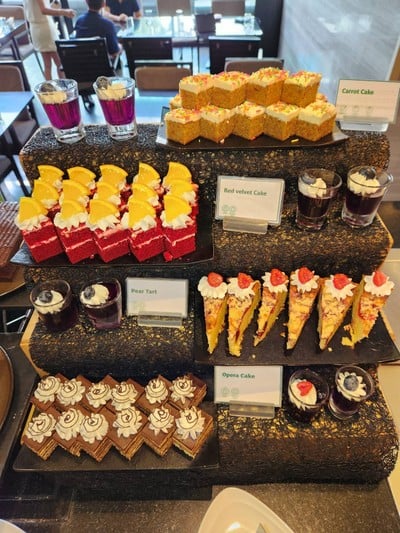 อาหาร หรือ เครื่องดื่ม