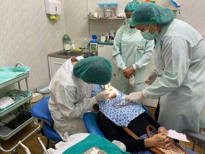 คลินิกทันตกรรมสไมล์ เดนทัล ลำพูน  -