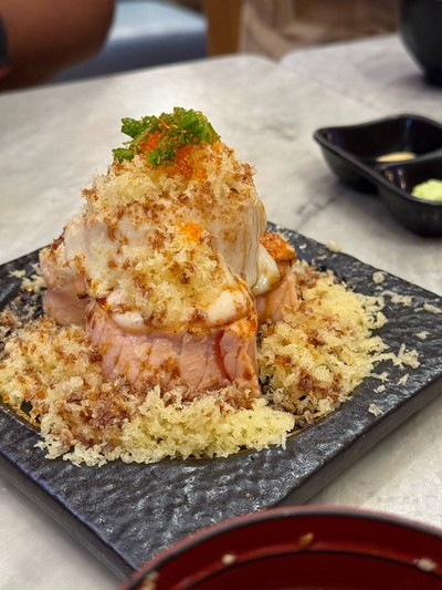 Volcano Salmon Lava Roll