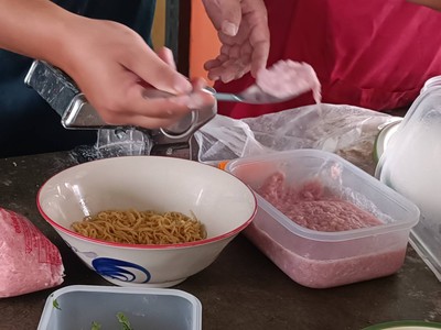 อาหาร หรือ เครื่องดื่ม