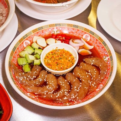 อาหาร หรือ เครื่องดื่ม