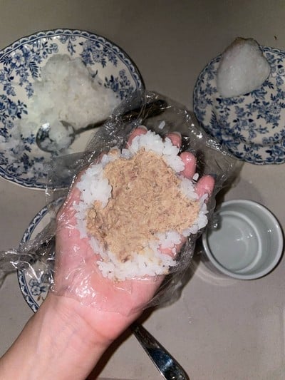 วิธีทำ ข้าวปั้นทูน่า 🍙🐟 Tuna Onigiri