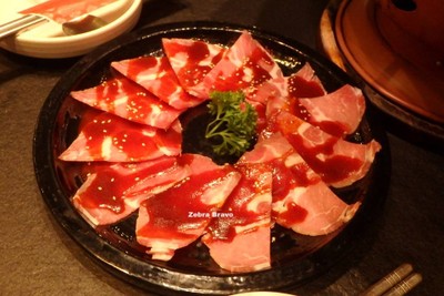 สันคอหมูสไลซ์ราดซอสสไตล์เกาหลี