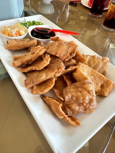 ไส้หมูทอด