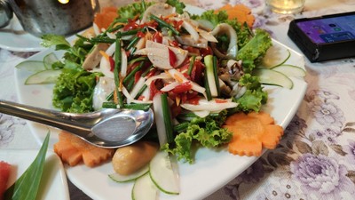 ยำหมูยอ ไส้กรอก ทะเล