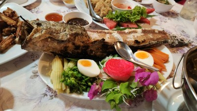 ปลาช่อนทอดสมุนไพร