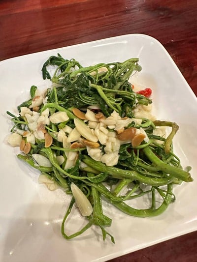 กระเฉดไฟแดง