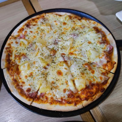 พิซซ่าฮาวายเอี้ยน