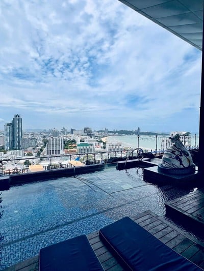 สระว่ายน้ำ/ชายหาด