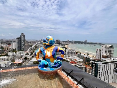 สระว่ายน้ำ/ชายหาด