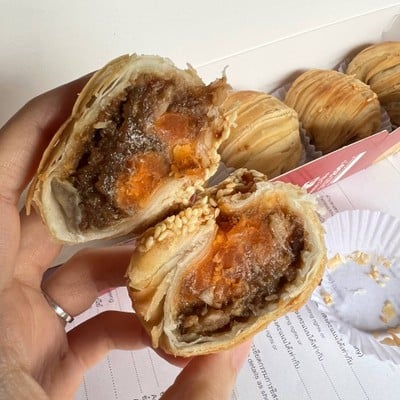 เปี๊ยะหมูย่างไข่เค็ม