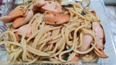 Spaghetti ไส้กรอกพริกกระเทียม