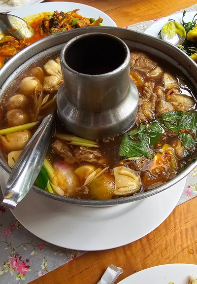 อาหาร หรือ เครื่องดื่ม