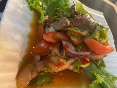 ยำคอหมู