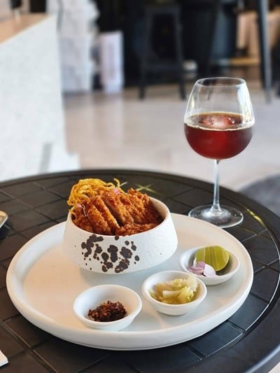 ข้าวซอยหมูทอด