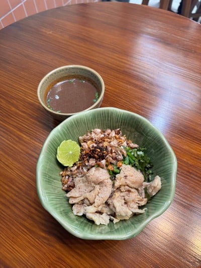 อาหาร หรือ เครื่องดื่ม