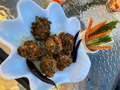 ลาบหมูทอด