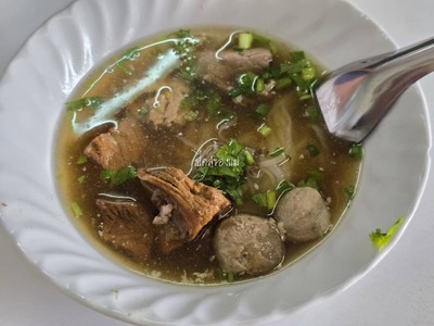ก๋วยเตี๋ยวเส้นเล็กน้ำ