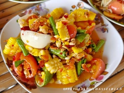 ตำข้าวโพดไข่เค็ม