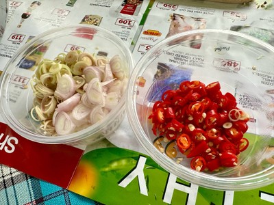 วิธีทำ ไข่คั่วกะปิสีชมพูจากกำแพงเพชร วิธีทำ ไข่คั่วกะปิสีชมพูจากกำแพงเพชร