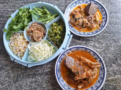 เมนูของร้าน ขนมจีนครูยอดประโดกโคราช