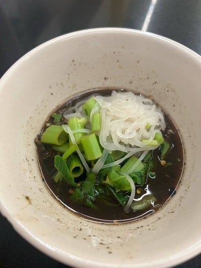 ก๋วยเตี๋ยวเนื้อวัว น้ำตก