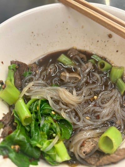 ก๋วยเตี๋ยวเนื้อวัว น้ำตก