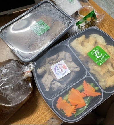 ราดหน้าทะเล(เส้นใหญ่ทอดกรอบ)