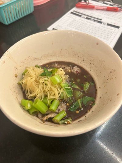 ก๋วยเตี๋ยวหมู น้ำตก