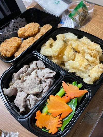 ราดหน้าทะเล(เส้นใหญ่ทอดกรอบ)