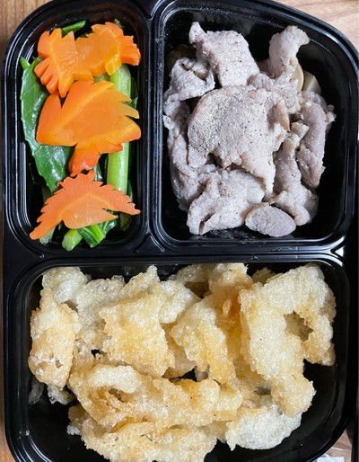 ราดหน้าทะเล(เส้นใหญ่ทอดกรอบ)