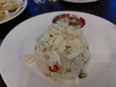 ข้าวคลุกปู (จานละ)